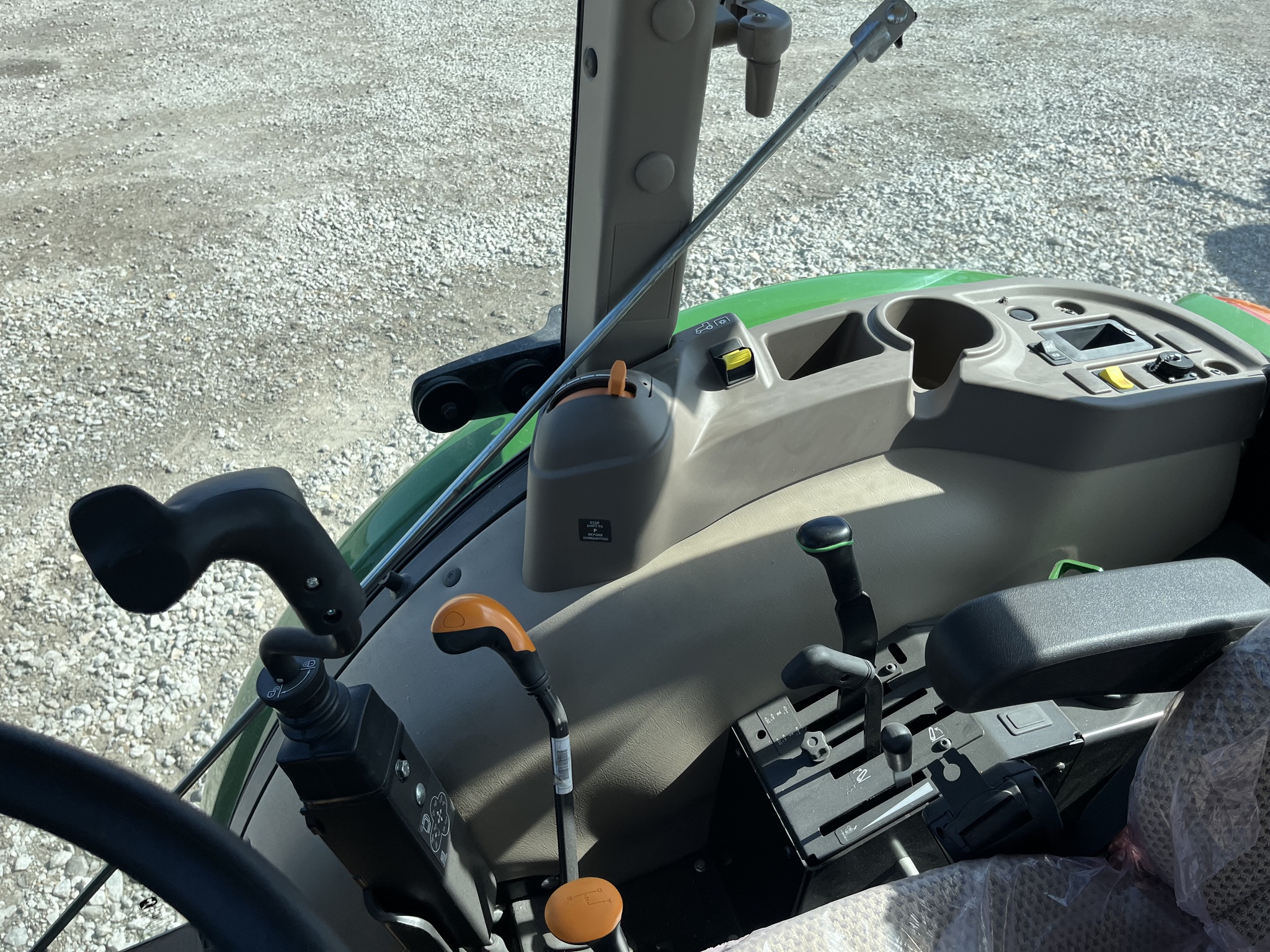  2024 John Deere 5075E at Heritage Tractor in Seneca, KS