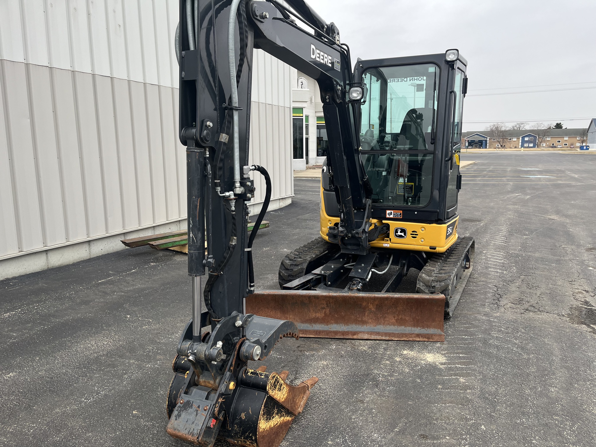 2022 John Deere 35G Image 3