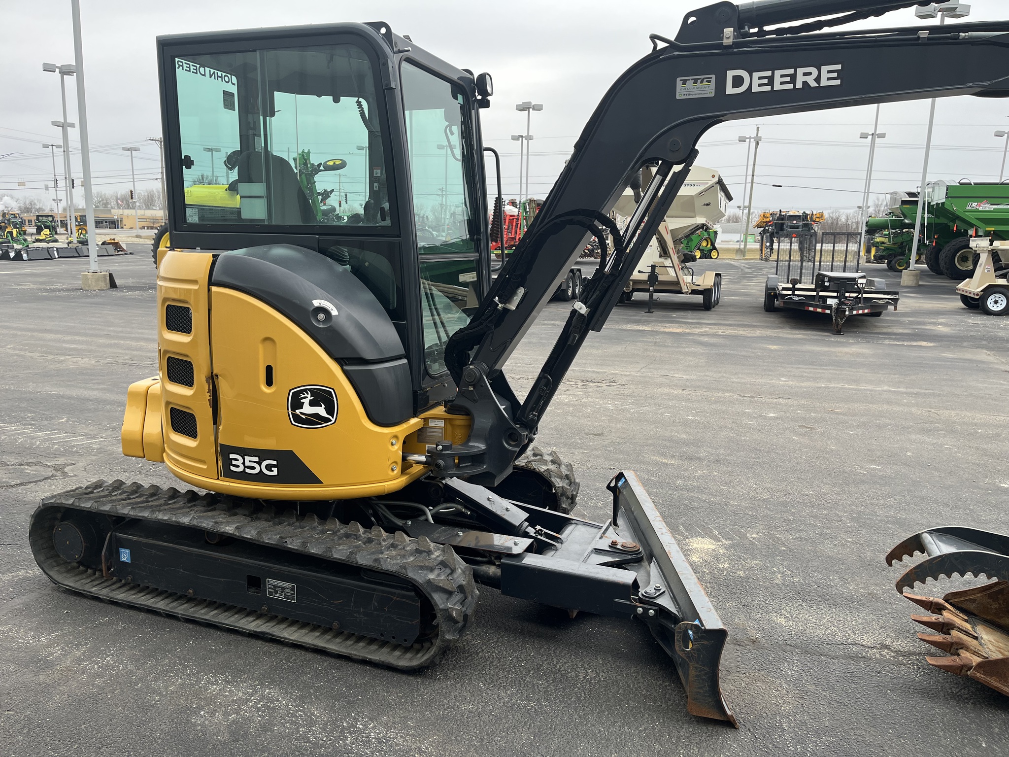 2022 John Deere 35G Image 7