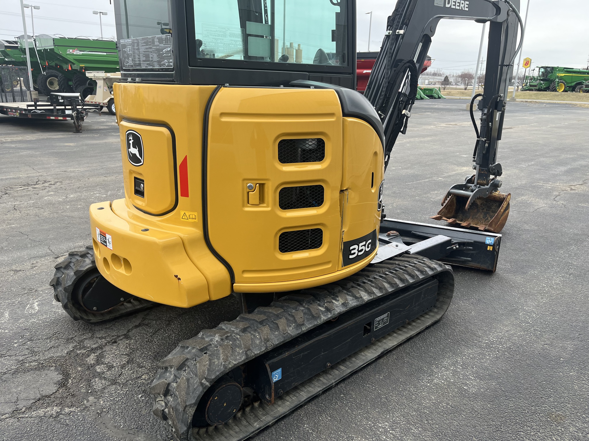 2022 John Deere 35G Image 9