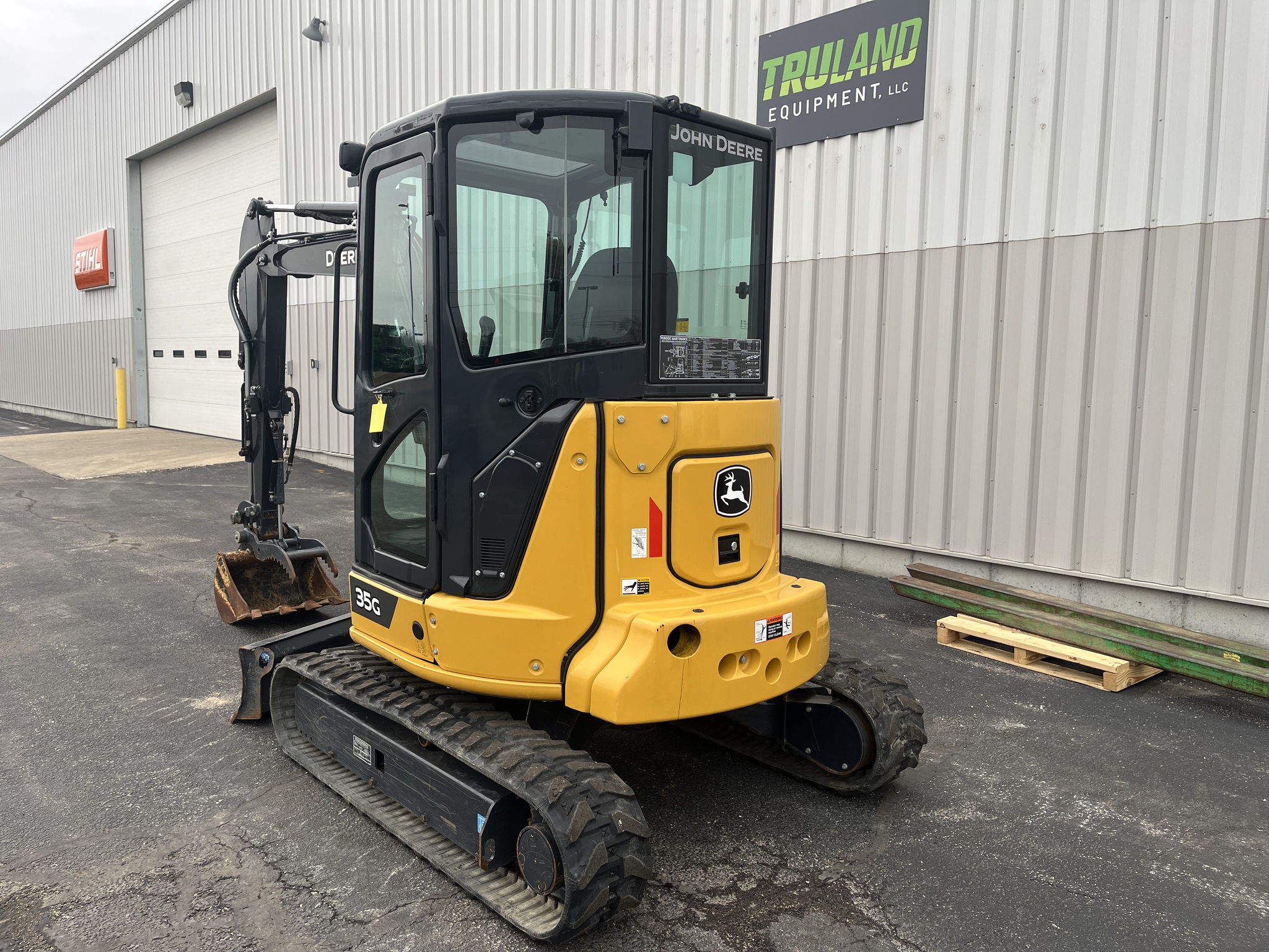 2022 John Deere 35G Image 11