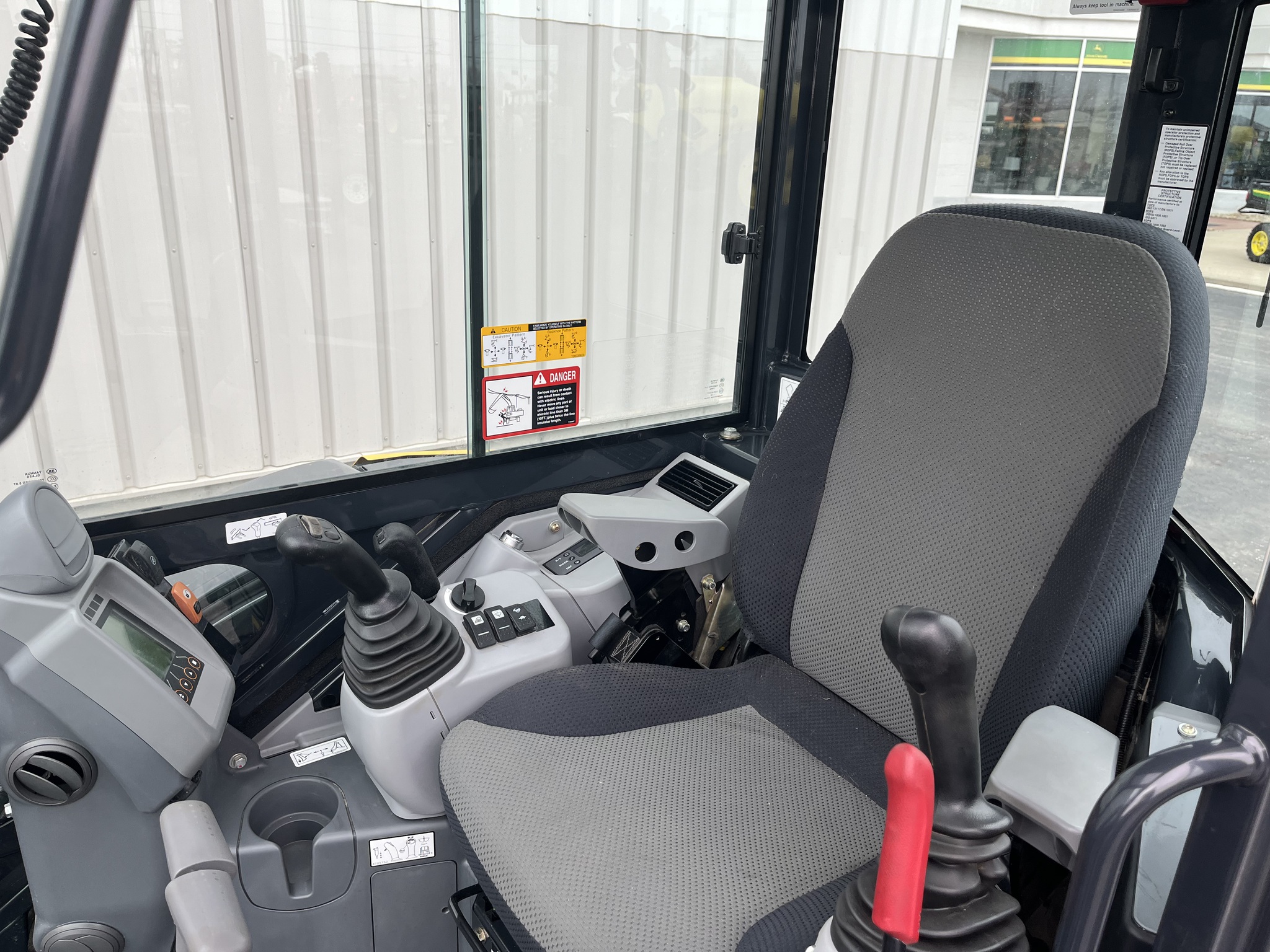 2022 John Deere 35G Image 14