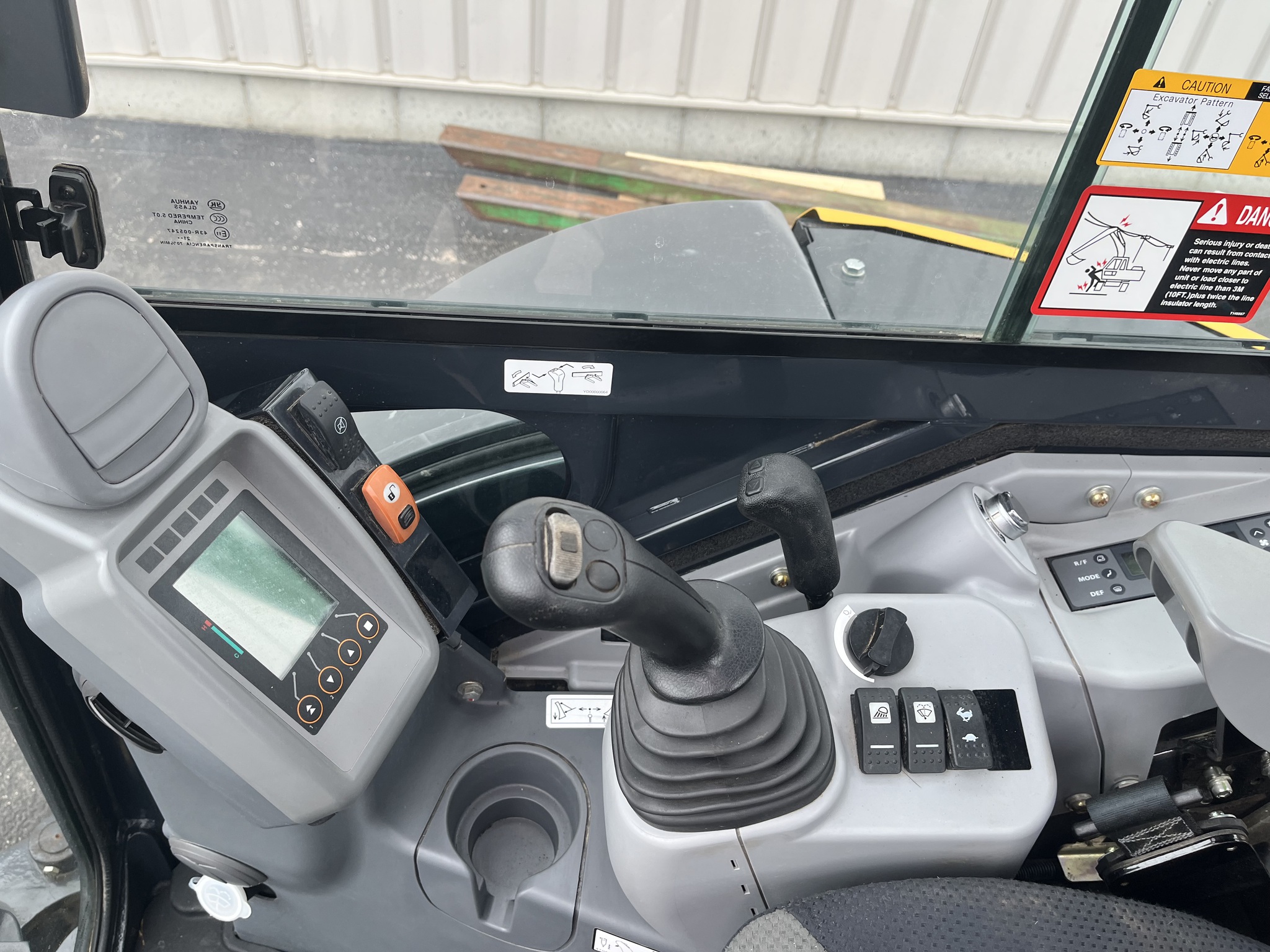 2022 John Deere 35G Image 15