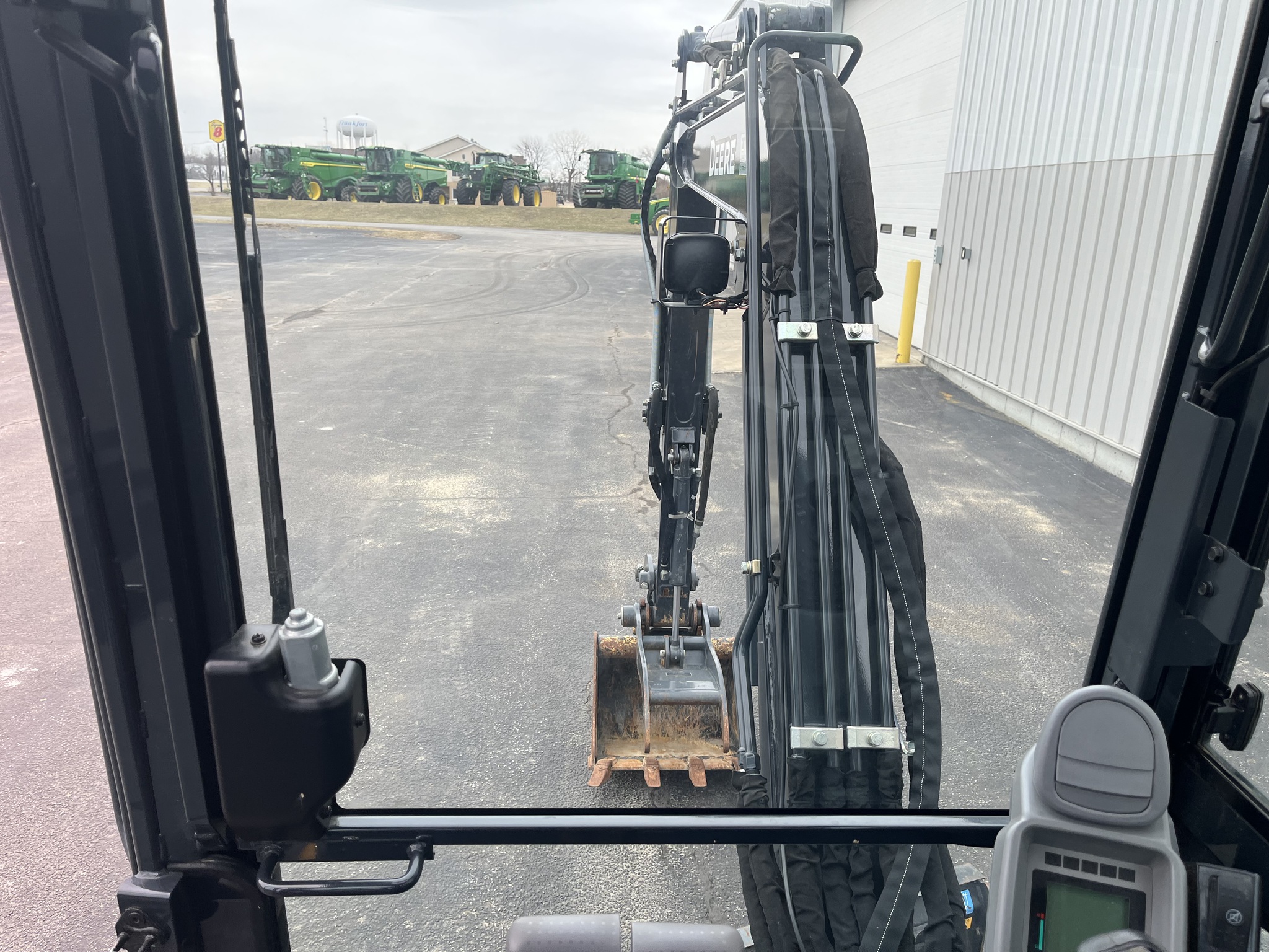 2022 John Deere 35G Image 17