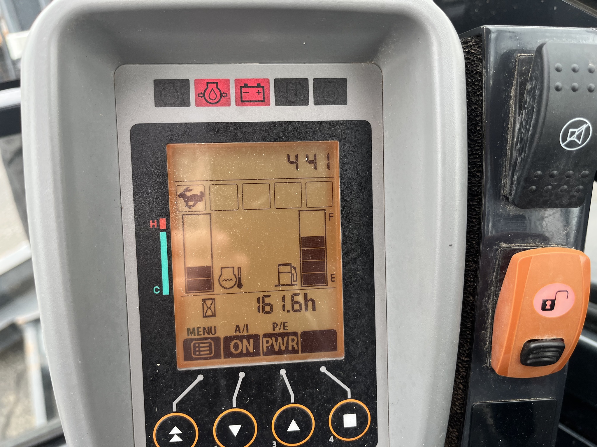 2022 John Deere 35G Image 18