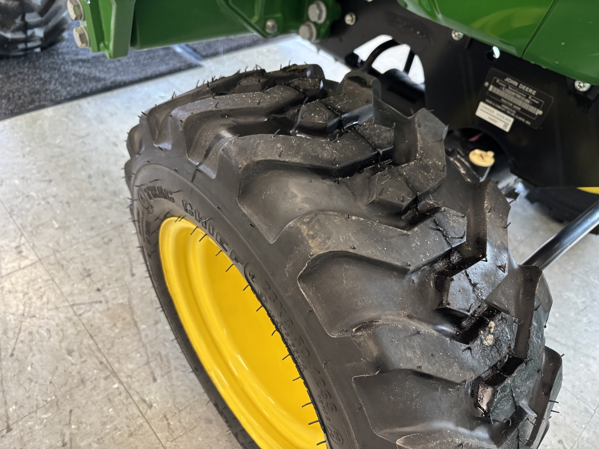 New In-Stock 2024 John Deere 2025R Compact Utility Tractors at Koenig Equipment in Lebanon, OH - PhotoXL11