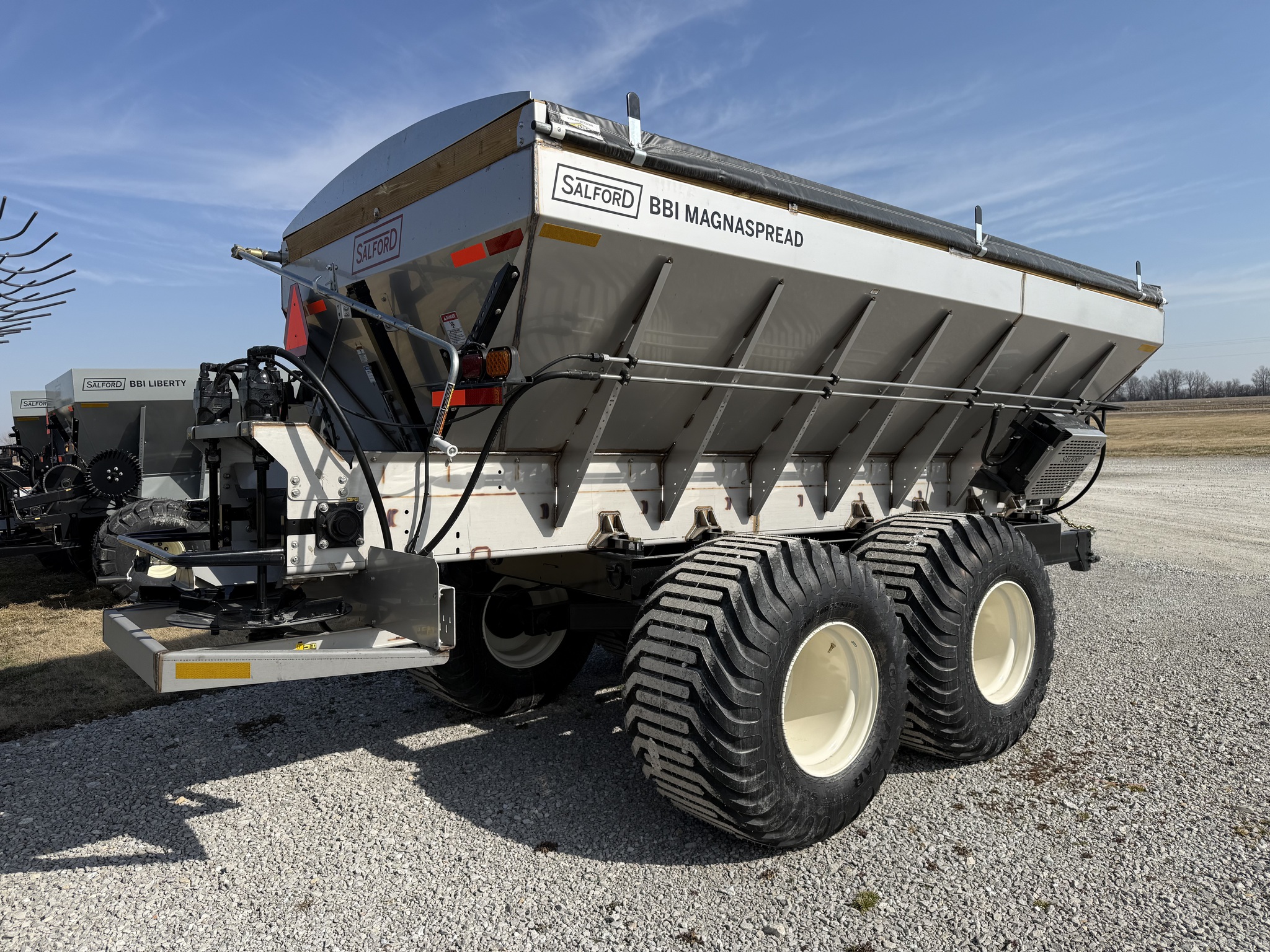  2025 BBI 16' MAGNASPREAD PT at Heritage Tractor in Nevada, MO