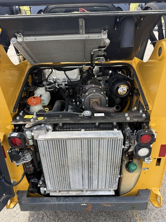 2021 John Deere 318G