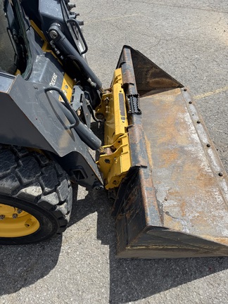 2021 John Deere 318G