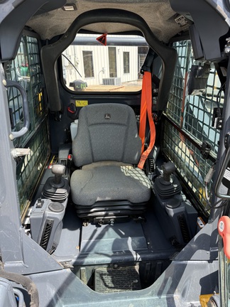 2021 John Deere 318G