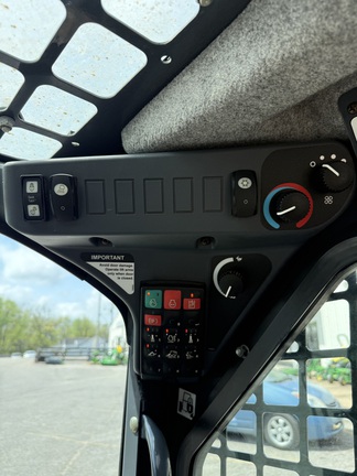 2021 John Deere 318G