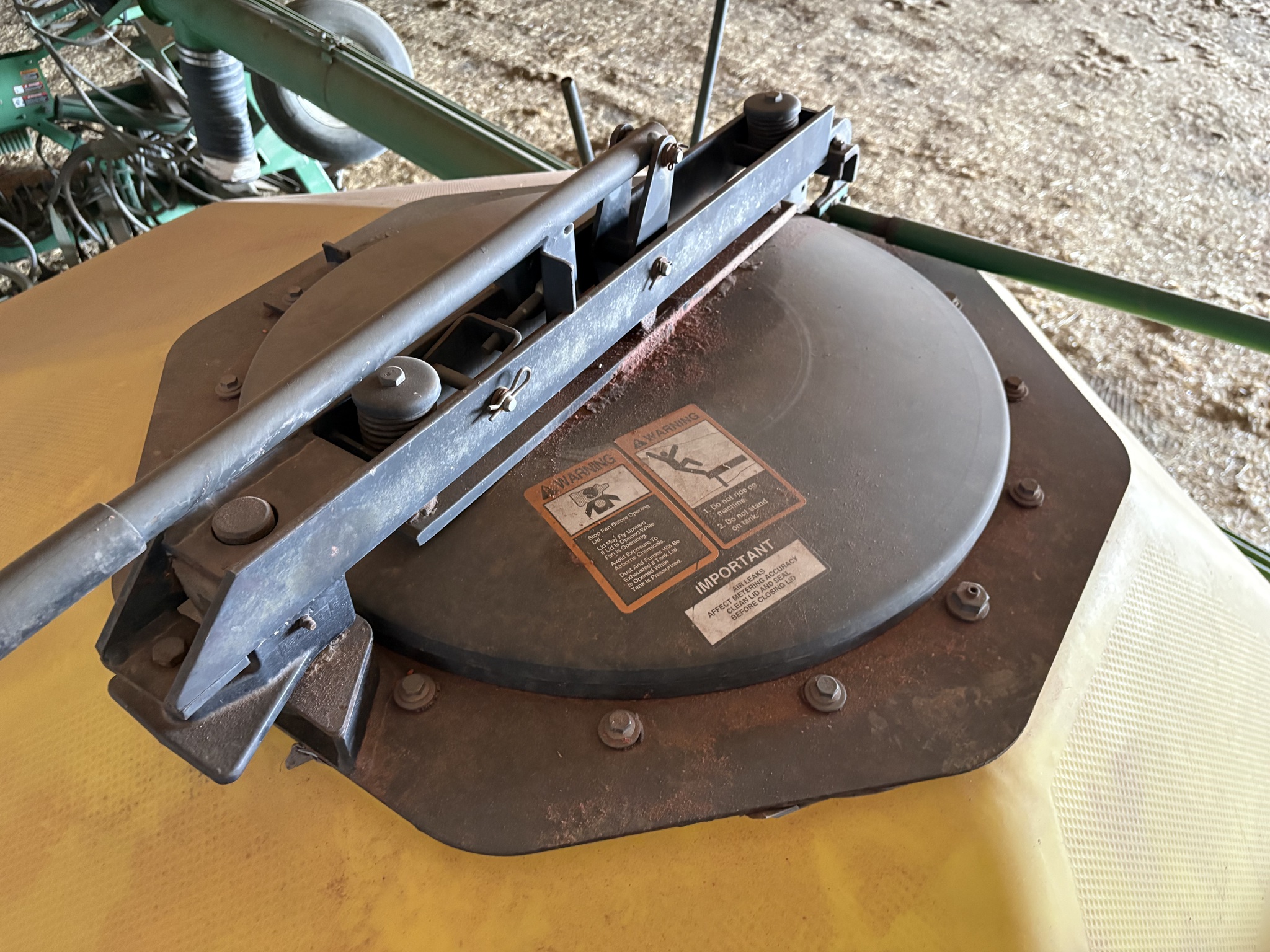 1998 John Deere 1900 Image 10