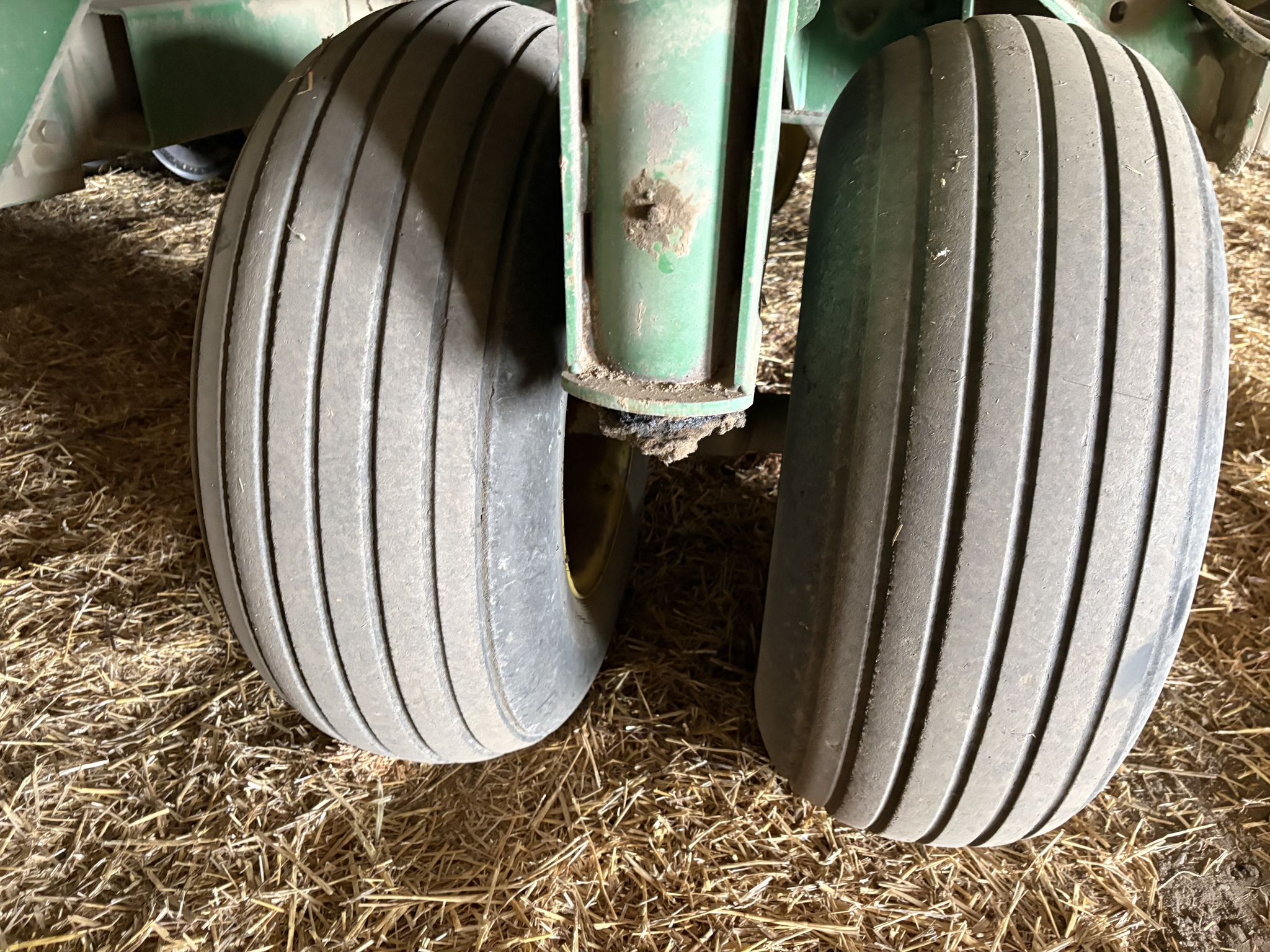 1998 John Deere 1900 Image 37