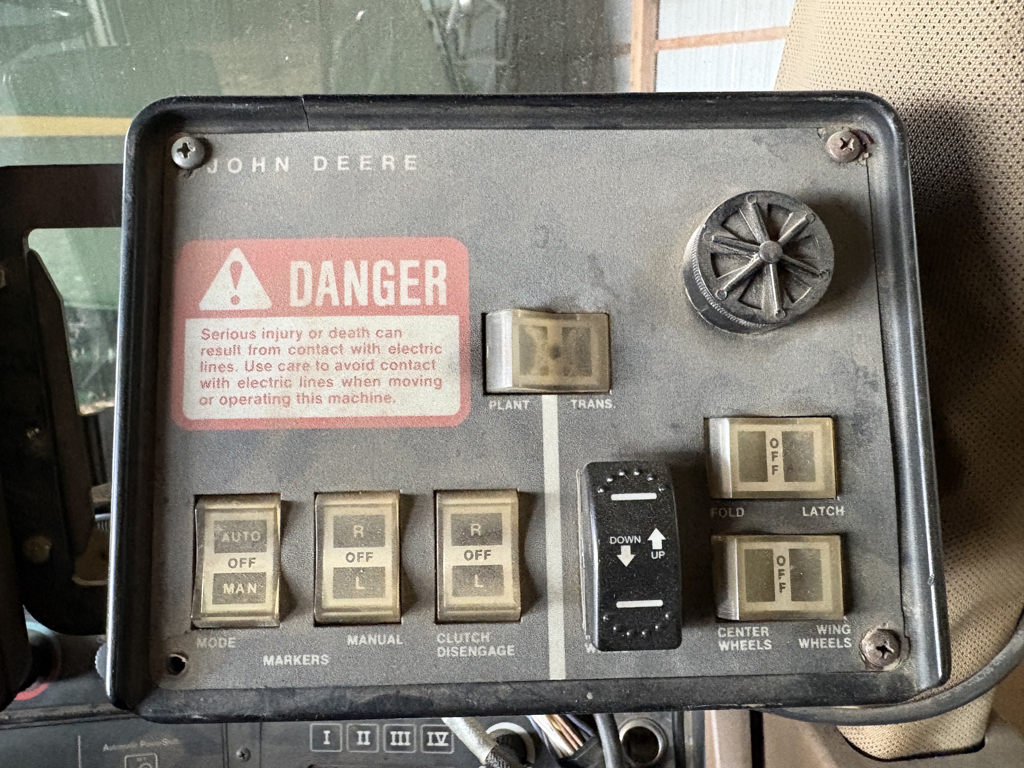 1998 John Deere 1900 Image 21