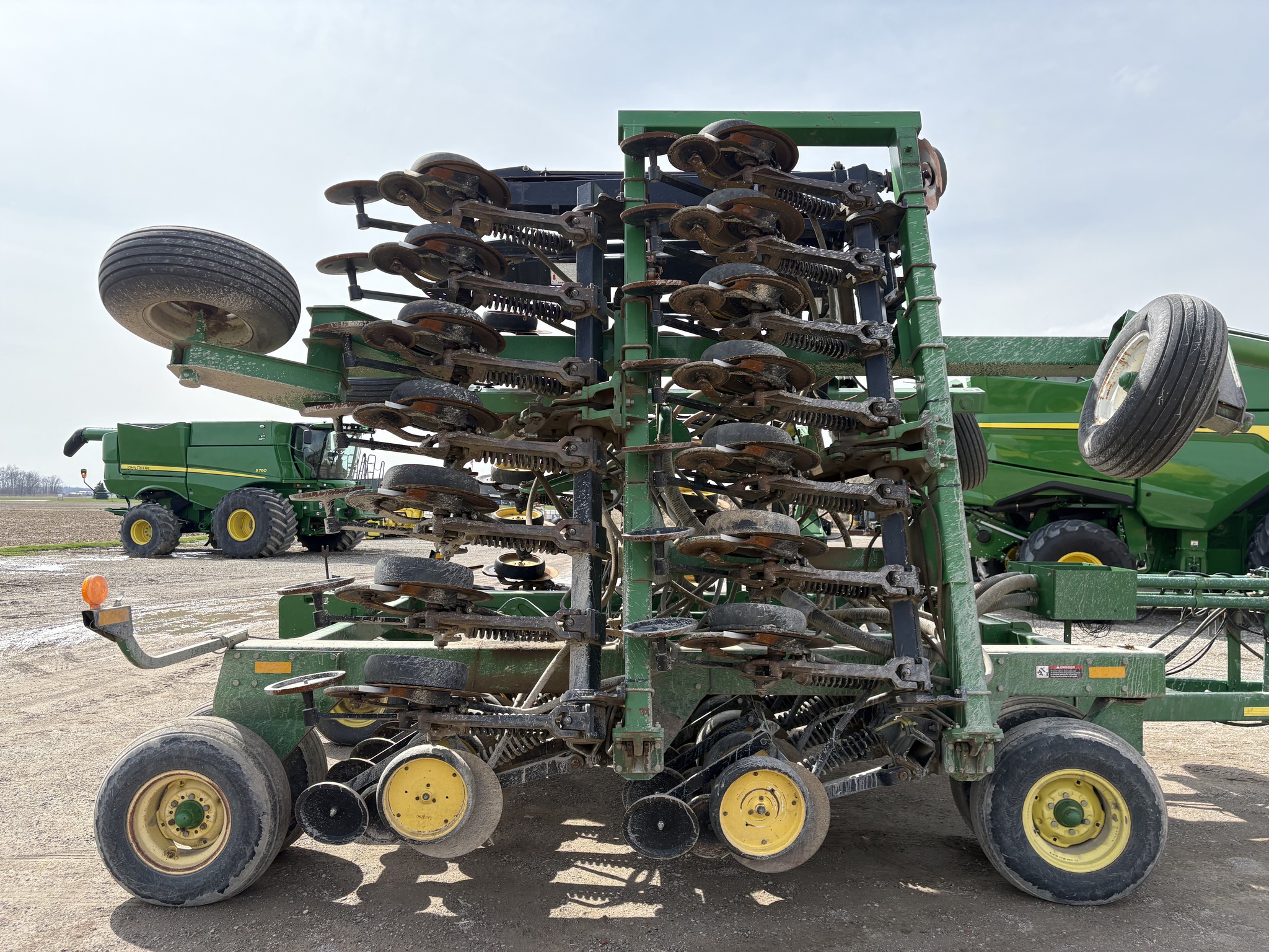 1998 John Deere 1900 Image 8