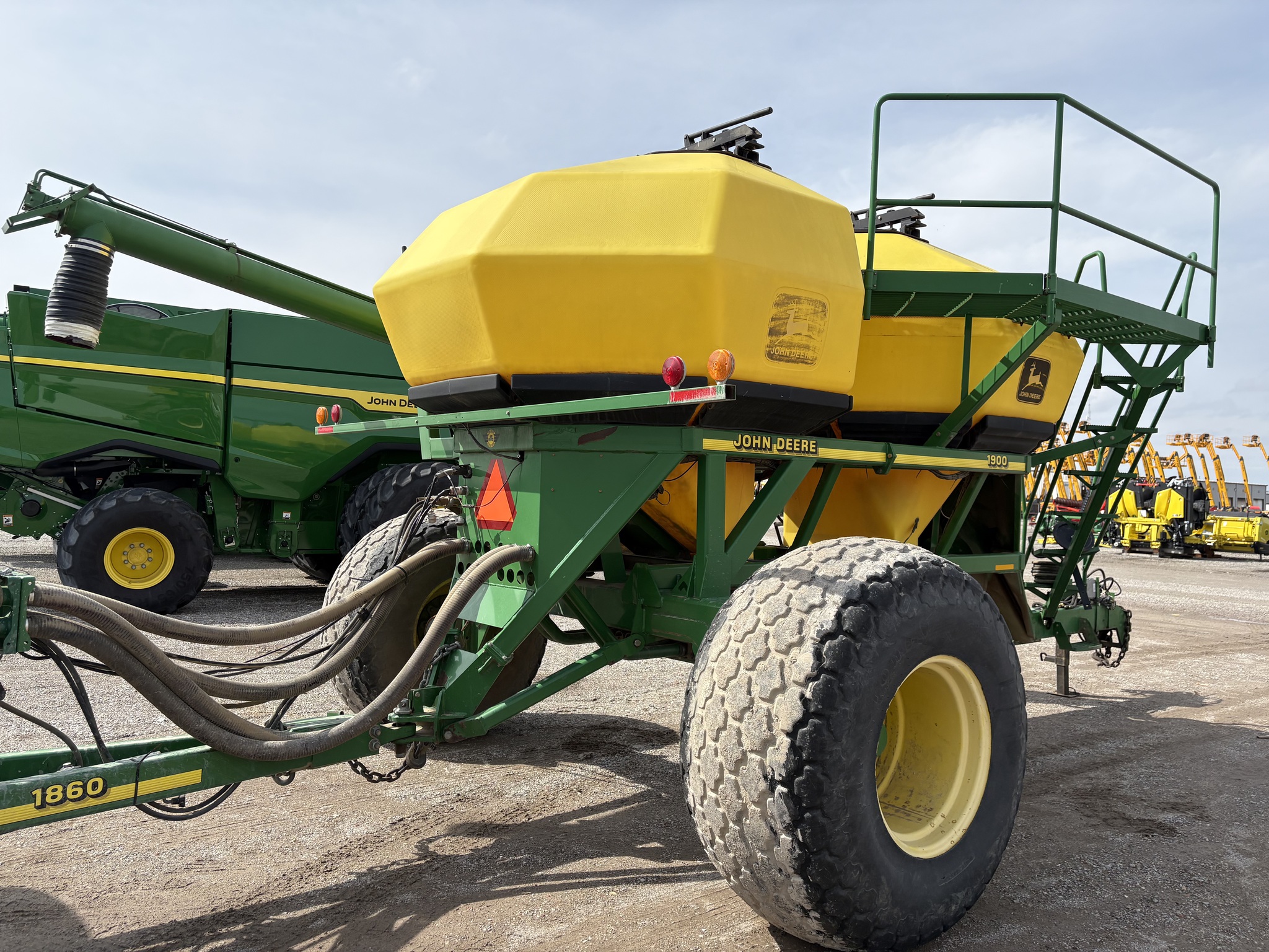 1998 John Deere 1900 Image 9