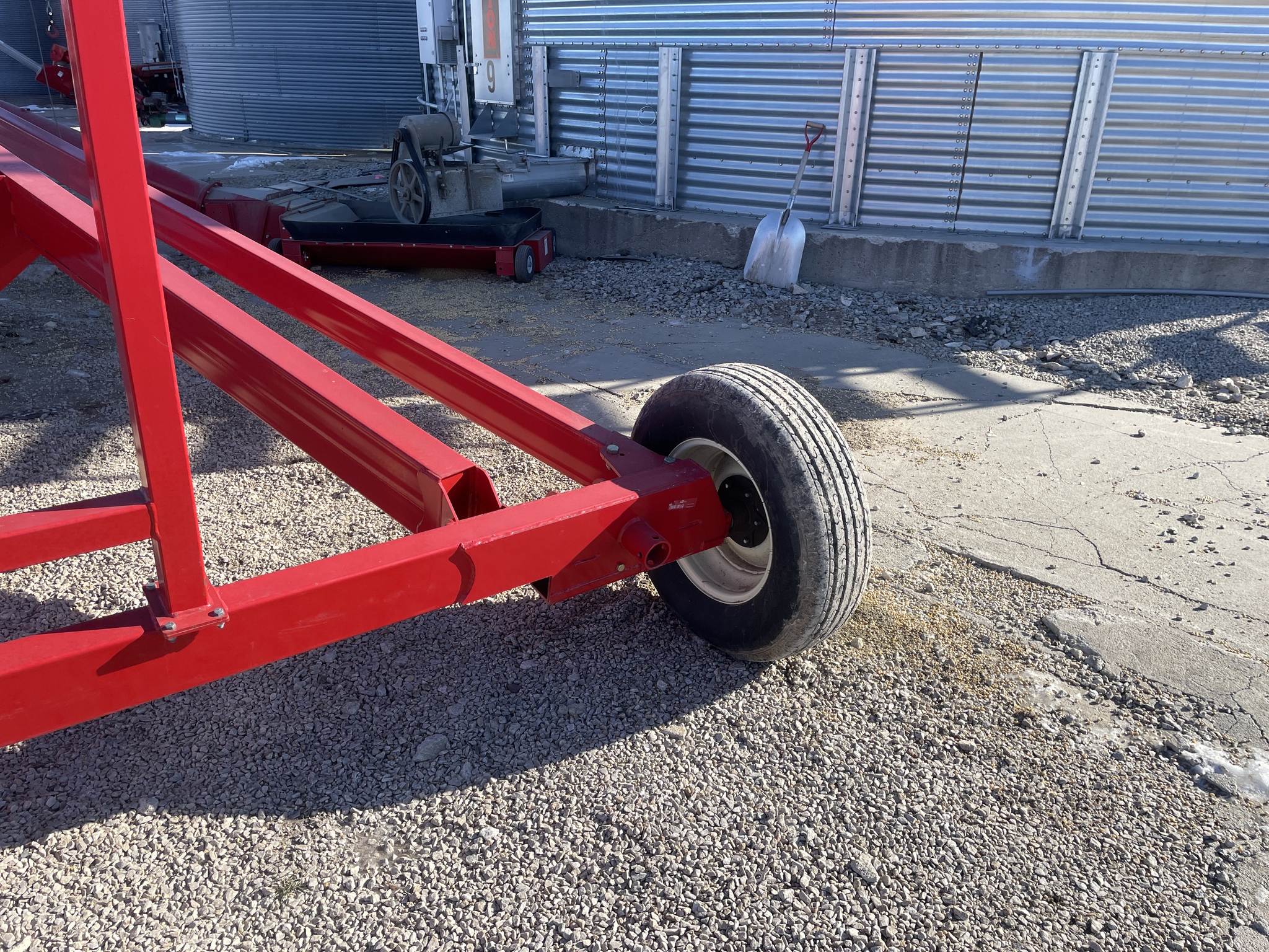 2019 Hutchinson Mayrath 10x63 Image 5