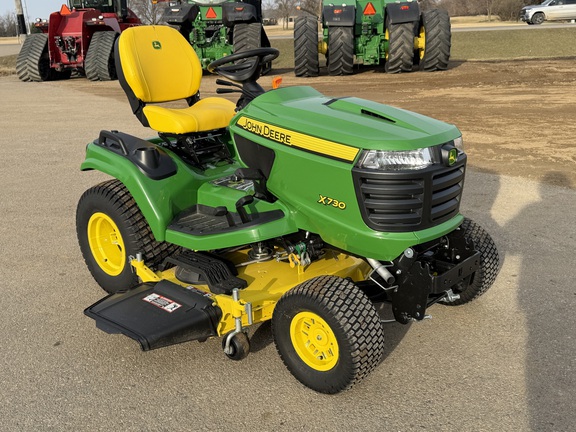 2022 John Deere X730 - Photo1