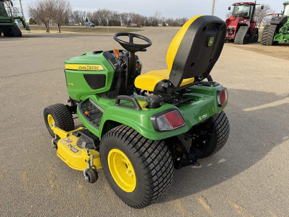 2022 John Deere X730 - Photo5