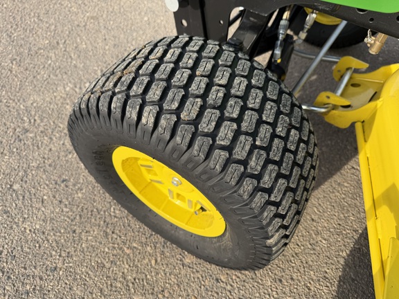 2022 John Deere X730 - Photo10