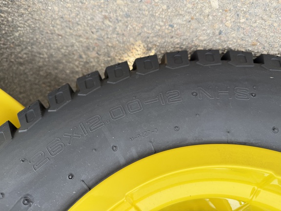 2022 John Deere X730 - Photo12