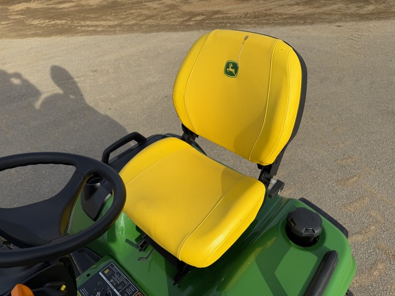 2022 John Deere X730 - Photo21