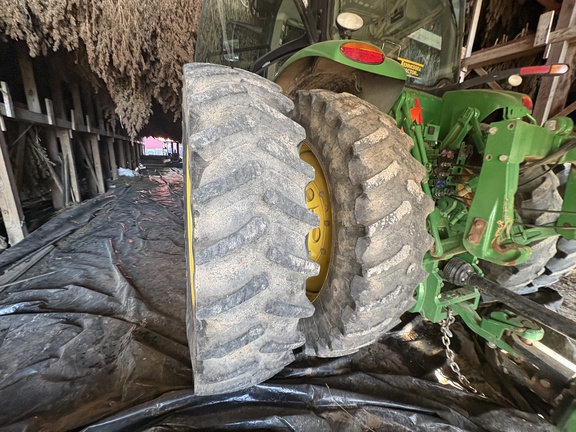 Photo of 2016 John Deere 8270R