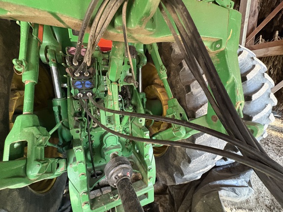 Photo of 2016 John Deere 8270R