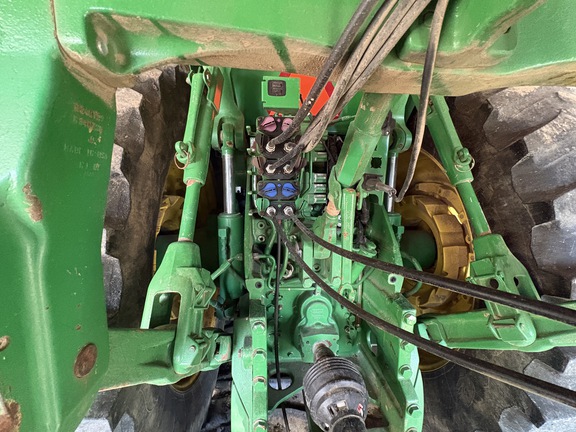 Photo of 2016 John Deere 8270R