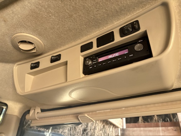 Photo of 2016 John Deere 8270R