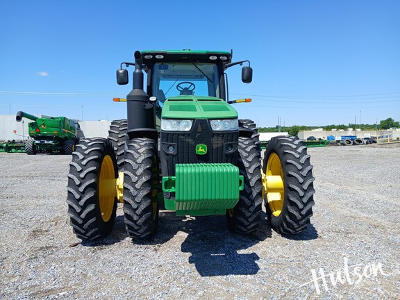 Photo of 2016 John Deere 8270R