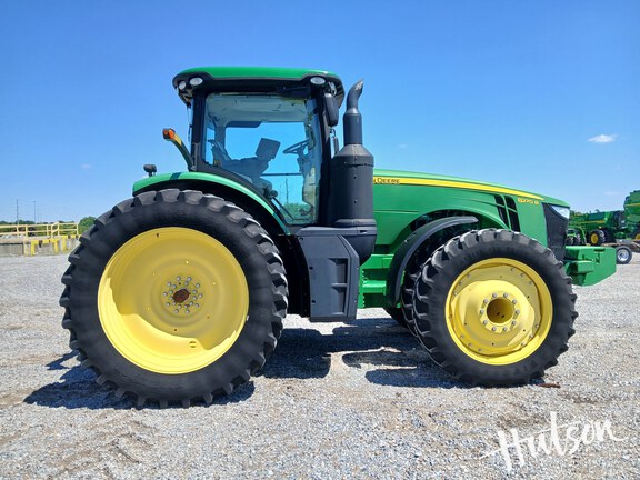 Photo of 2016 John Deere 8270R