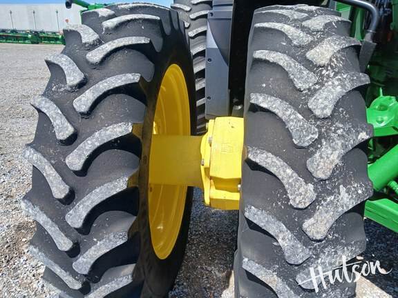 Photo of 2016 John Deere 8270R