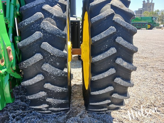 Photo of 2016 John Deere 8270R