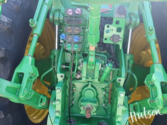 Photo of 2016 John Deere 8270R