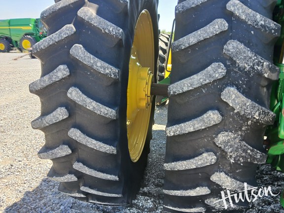 Photo of 2016 John Deere 8270R