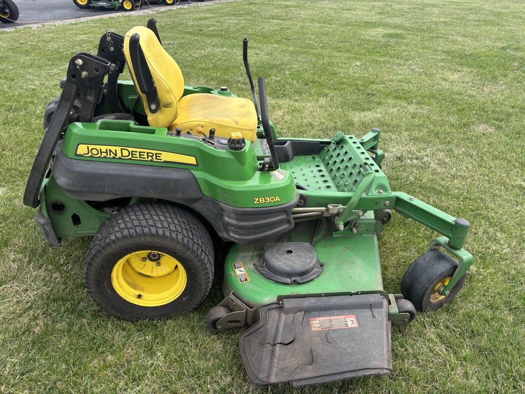 2008 John Deere Z830A Image 4