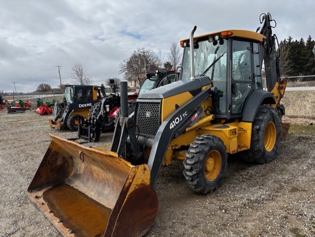 John Deere 410TJ Image 1