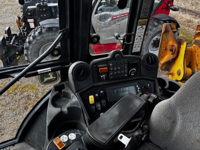 John Deere 410TJ Image 11