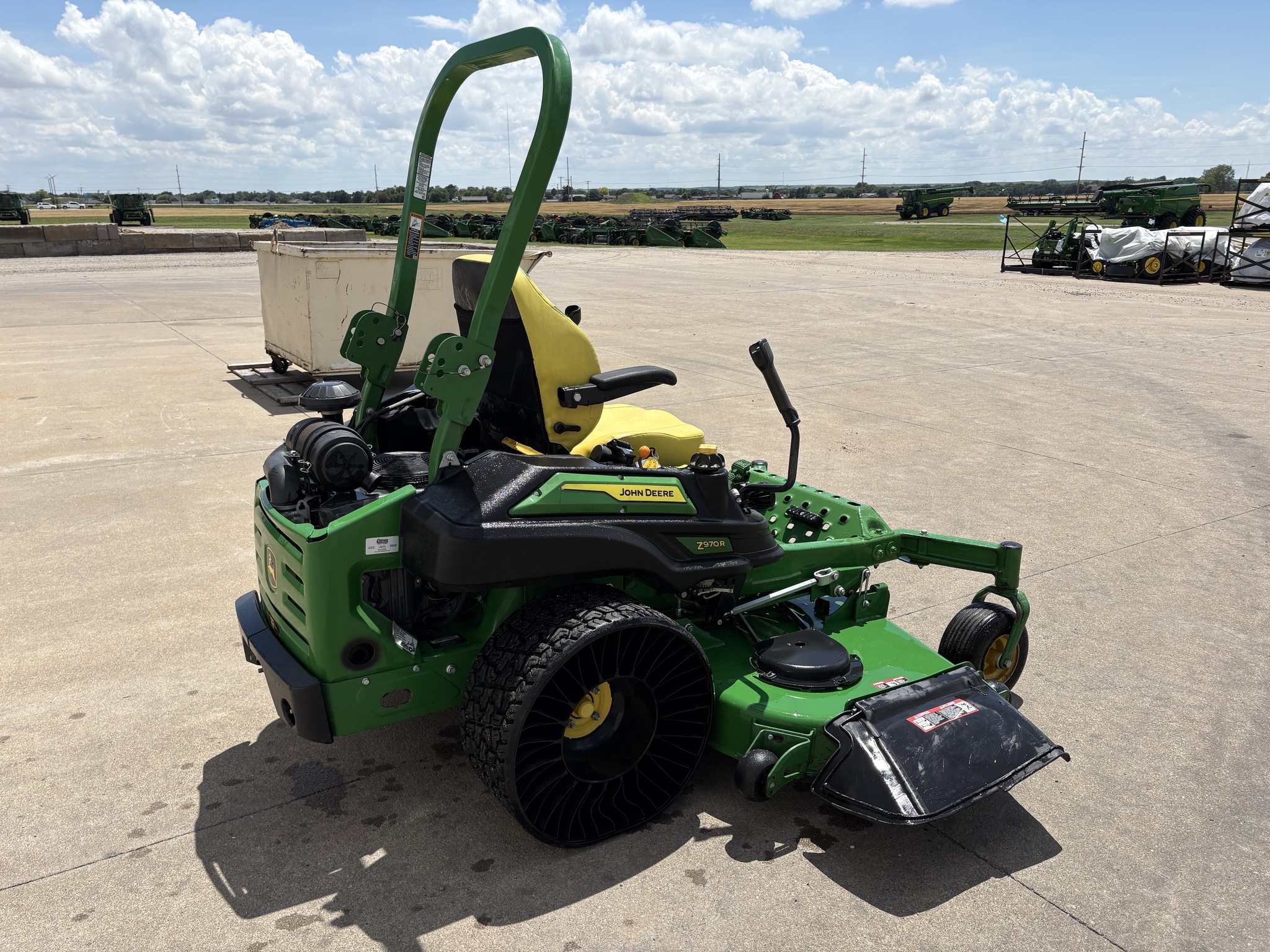 2023 John Deere Z970R Image 3