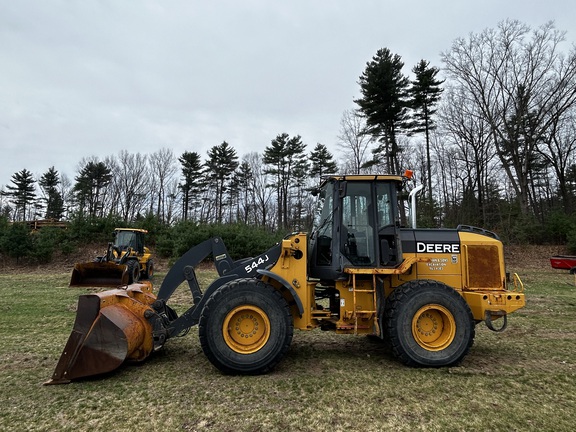 Photo of a 2007 John Deere 544J