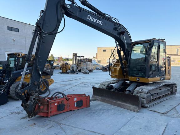 Photo of a 2022 John Deere 135G