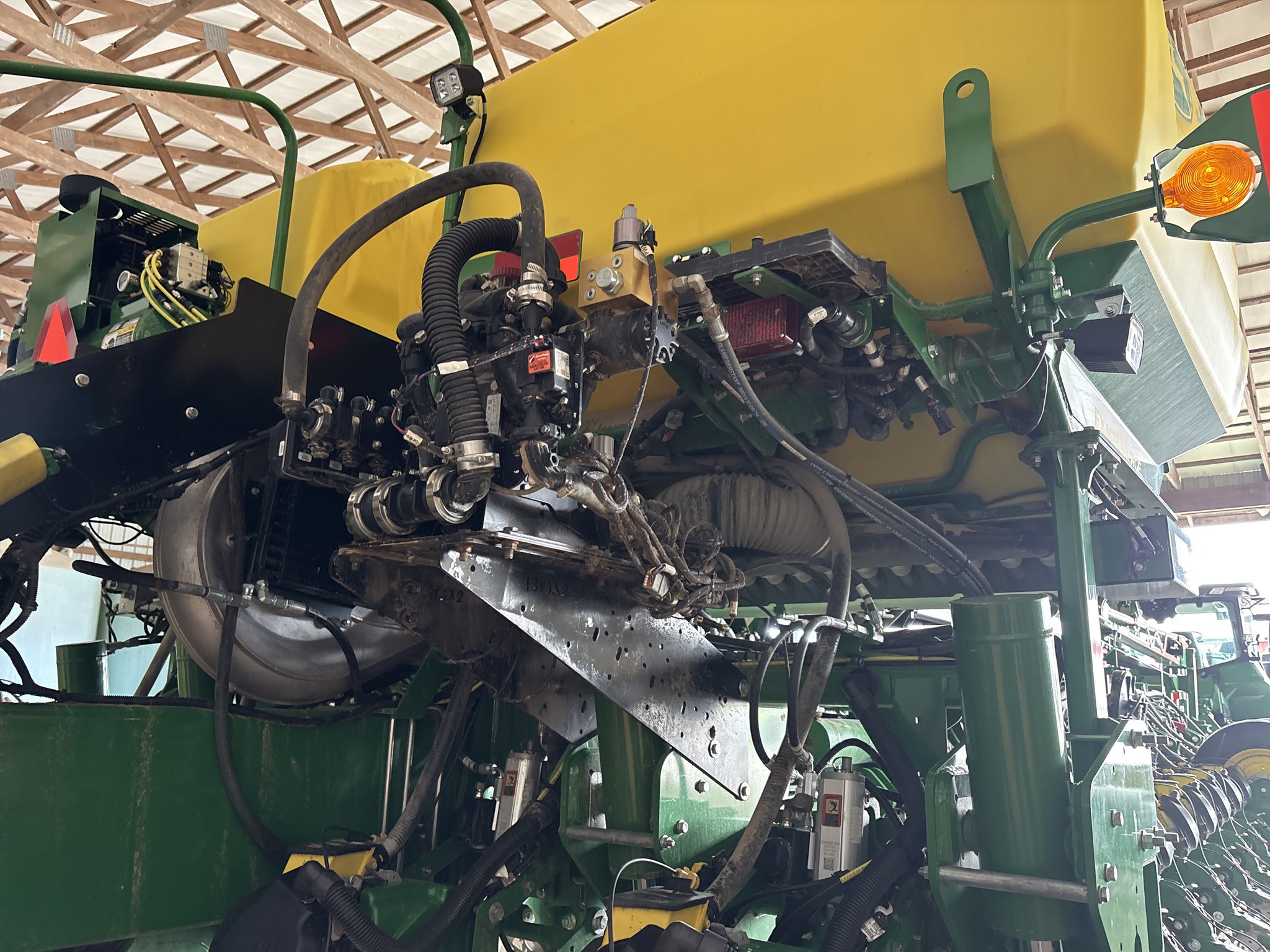Used 2025 John Deere 1775NT Planters: Drawn at Koenig Equipment in Anna, OH - PhotoXL7
