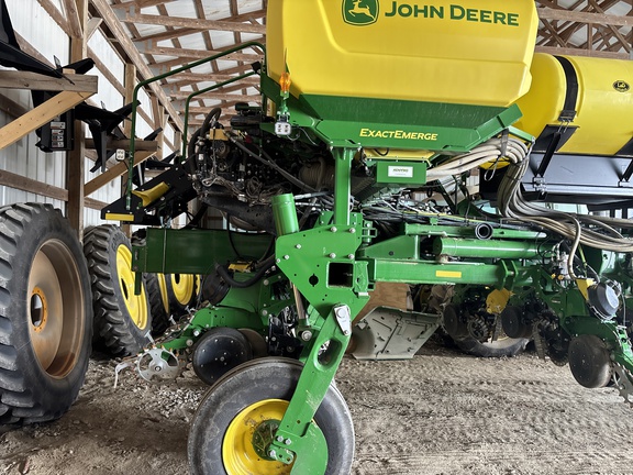 Used 2025 John Deere 1775NT Planters: Drawn at Koenig Equipment in Anna, OH - Photo8