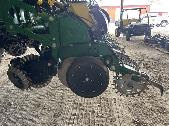Used 2025 John Deere 1775NT Planters: Drawn at Koenig Equipment in Anna, OH - Photo9