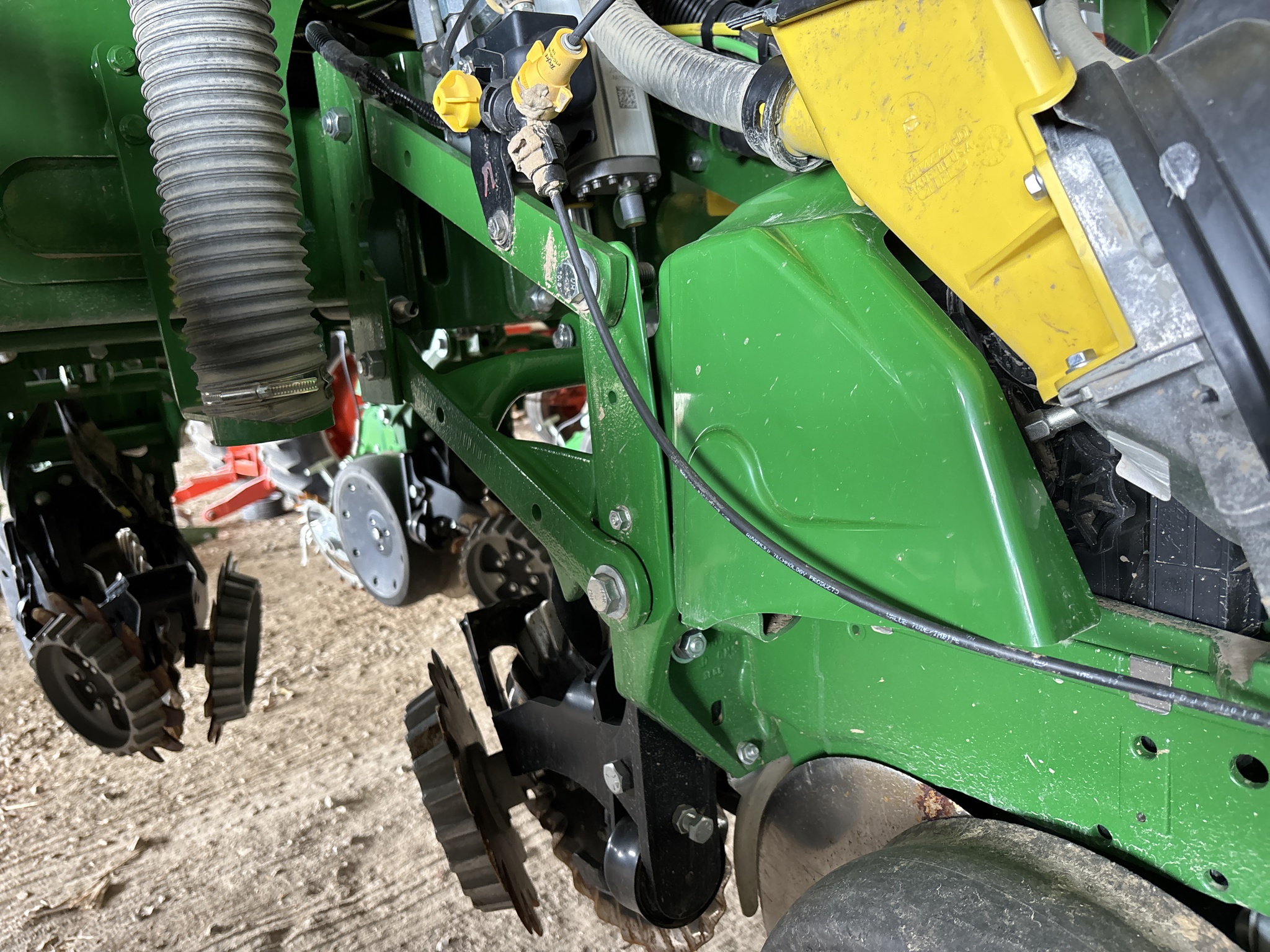 Used 2025 John Deere 1775NT Planters: Drawn at Koenig Equipment in Anna, OH - PhotoXL13