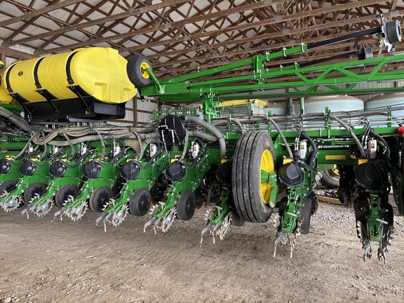 Used 2025 John Deere 1775NT Planters: Drawn at Koenig Equipment in Anna, OH - Photo1
