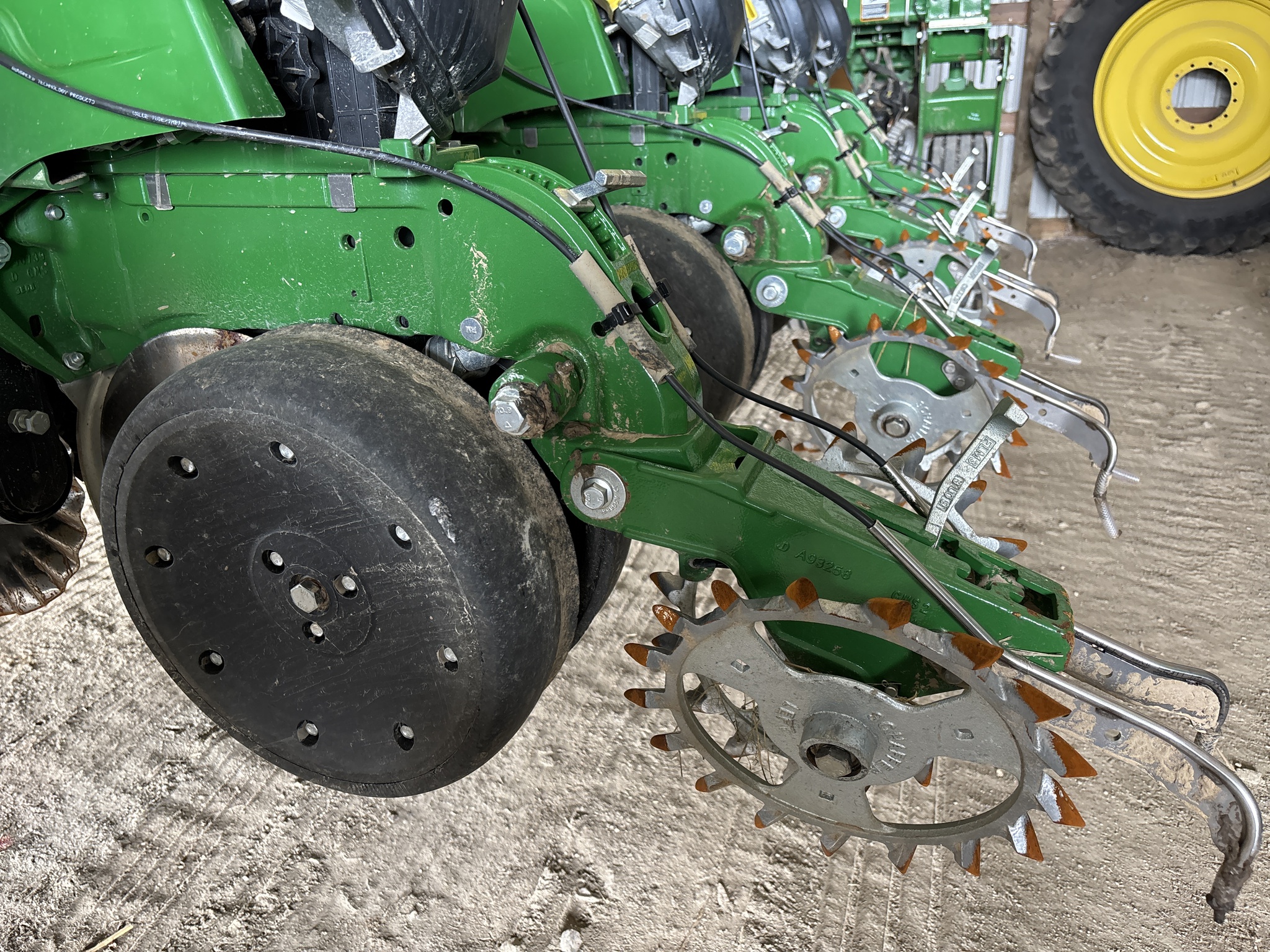 Used 2025 John Deere 1775NT Planters: Drawn at Koenig Equipment in Anna, OH - PhotoXL18