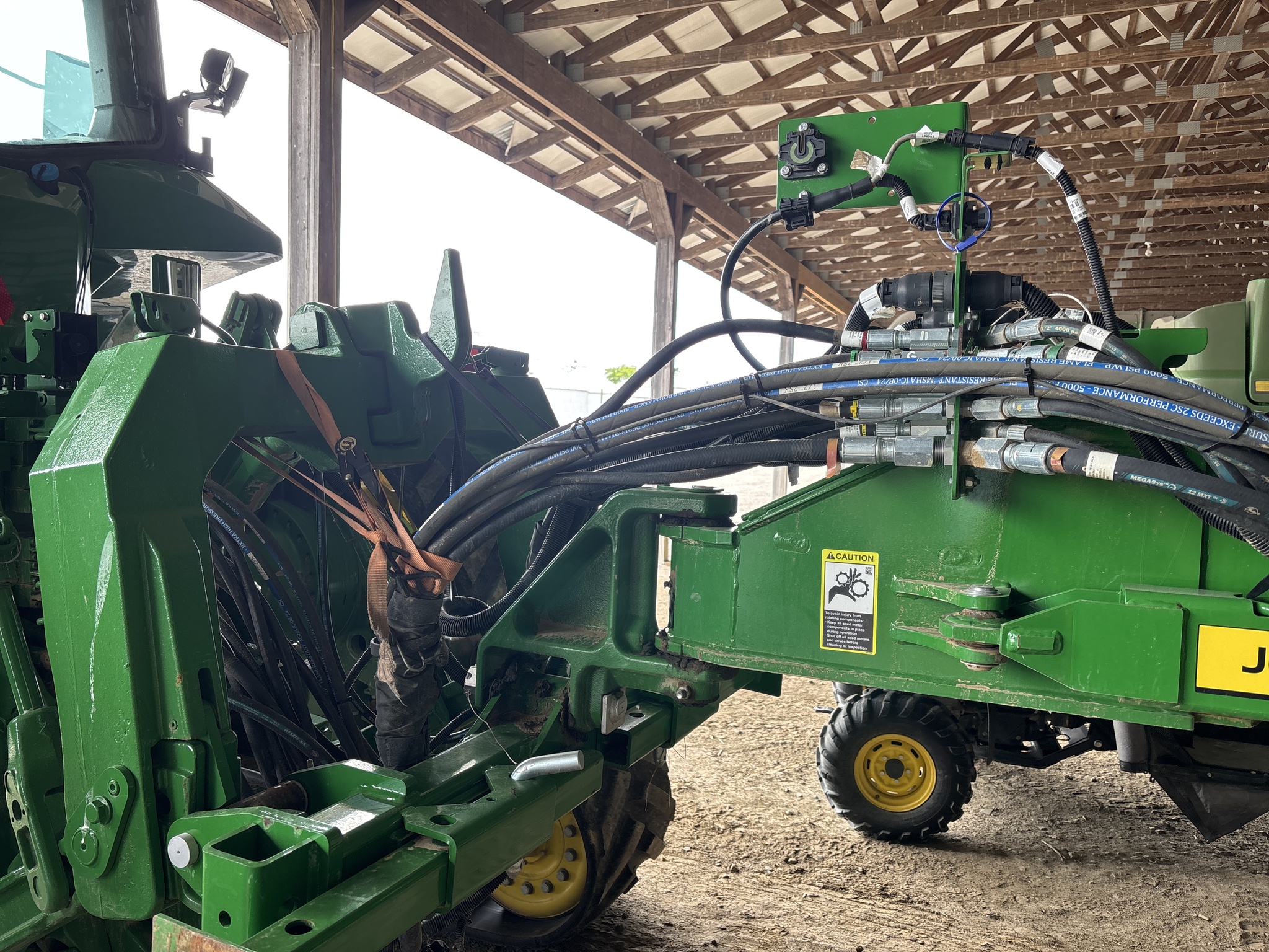 Used 2025 John Deere 1775NT Planters: Drawn at Koenig Equipment in Anna, OH - PhotoXL3