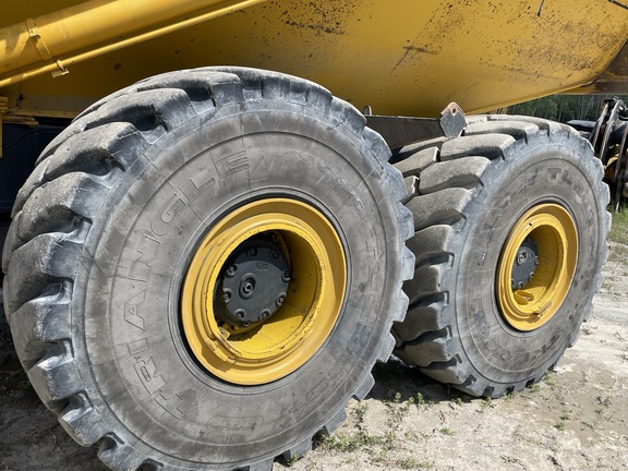 2016 Komatsu HM400